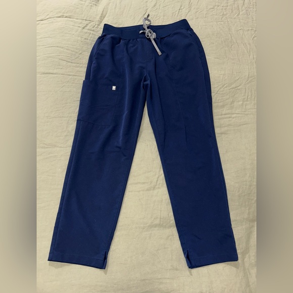 Scrub set - Picture 4 of 8